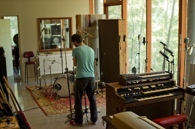 Evan Lorden recording live room drum mic setup